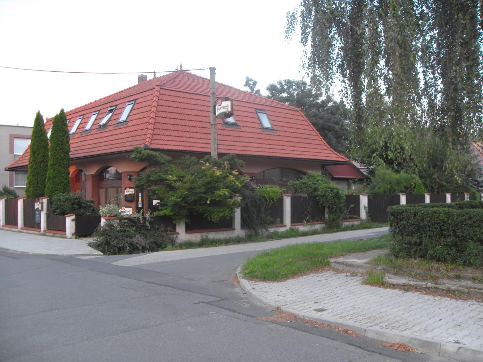 Arco Penzion Ostrava Buitenkant foto